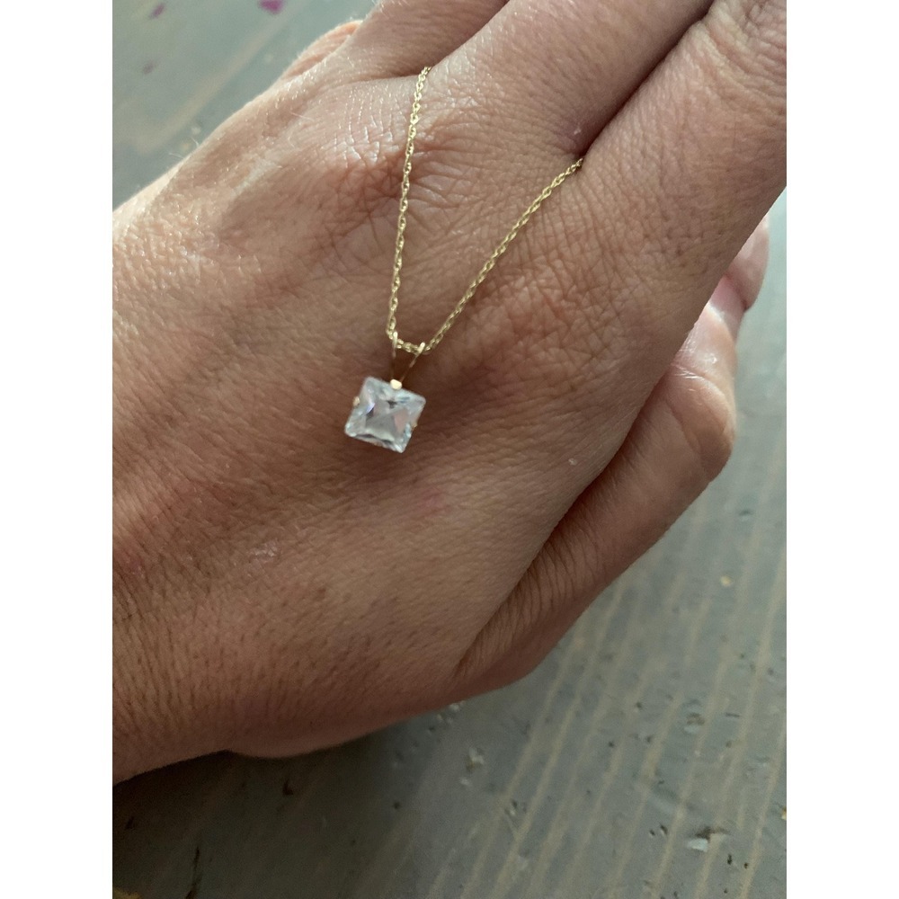 Estate 10k solid yellow gold CZ solitaire pendant only
